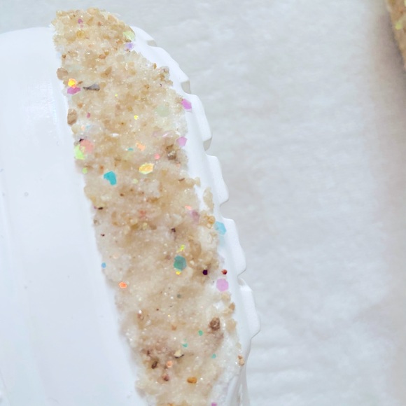 🔴SOLD🔴 CROCS White Rainbow DIY Sand Heel - Picture 3 of 6